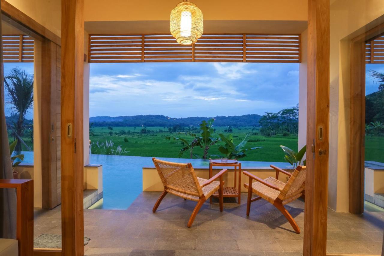 Boutique Villa Jogja Senang Putjung Exterior photo