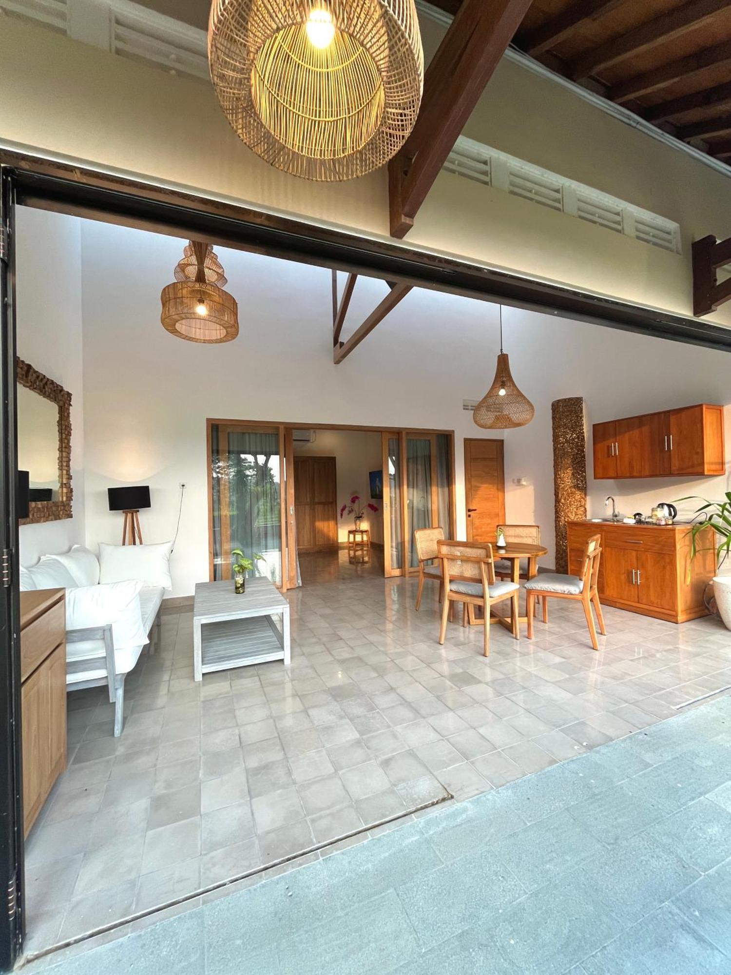 Boutique Villa Jogja Senang Putjung Exterior photo